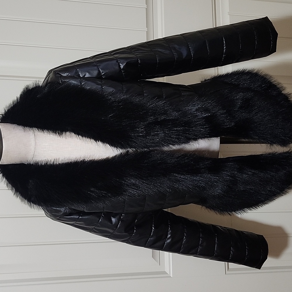Fashion Brand Company Black Quilted Puffer Jacket with Faux Fur Trim. Like New